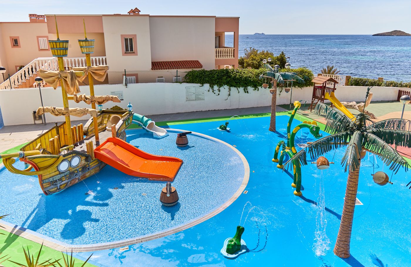 Leonardo-Royal-Hotel-Ibiza-Santa-Eulalia-Pool-60