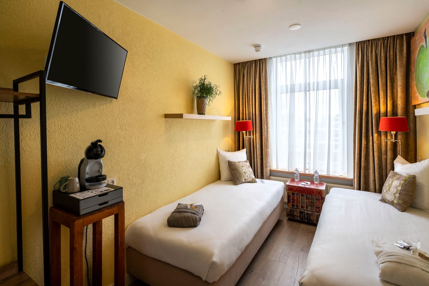 Hotel-Jupiter-Room-37