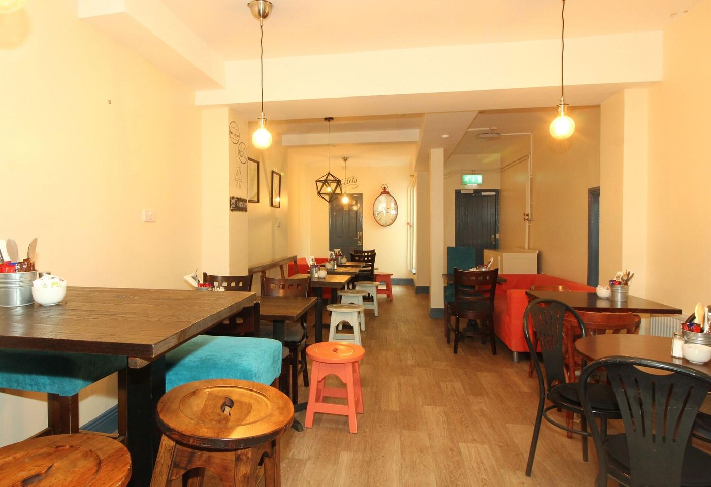 Tom-Dick-and-Harriet-s-Restaurant-8