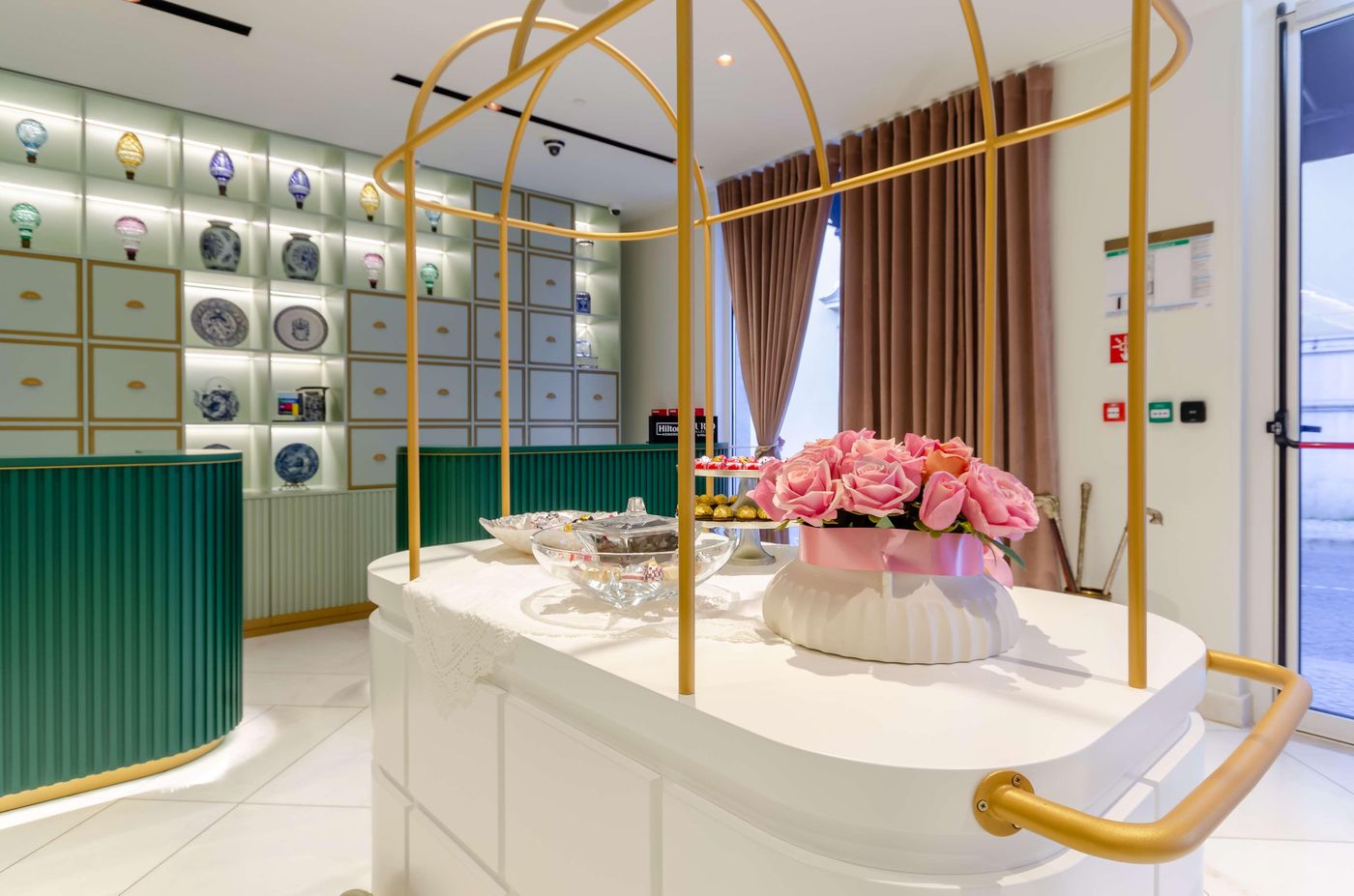 The-Emerald-House-Lisbon--Curio-Collection-by-Hilt-Lobby-7