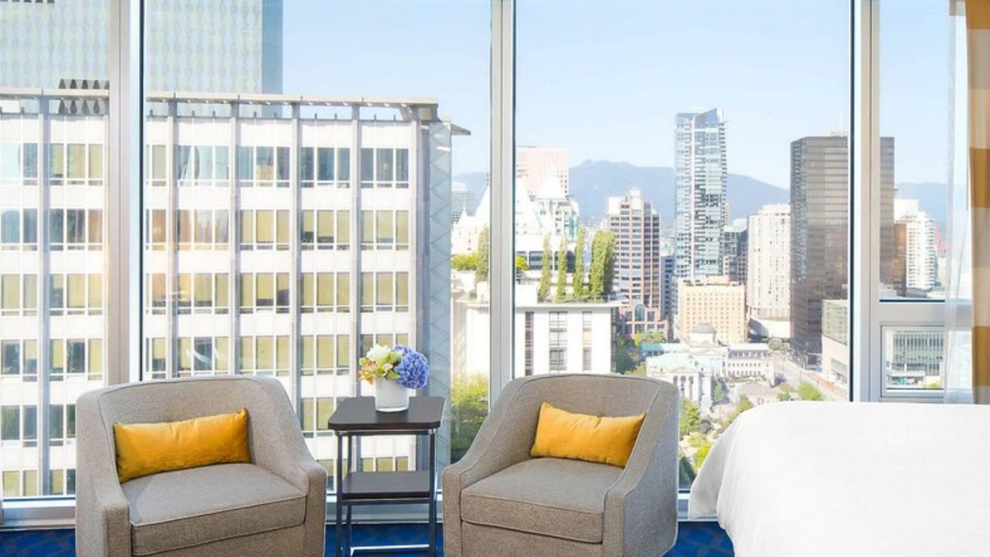 Sheraton-Vancouver-Wall-Centre-Room-32