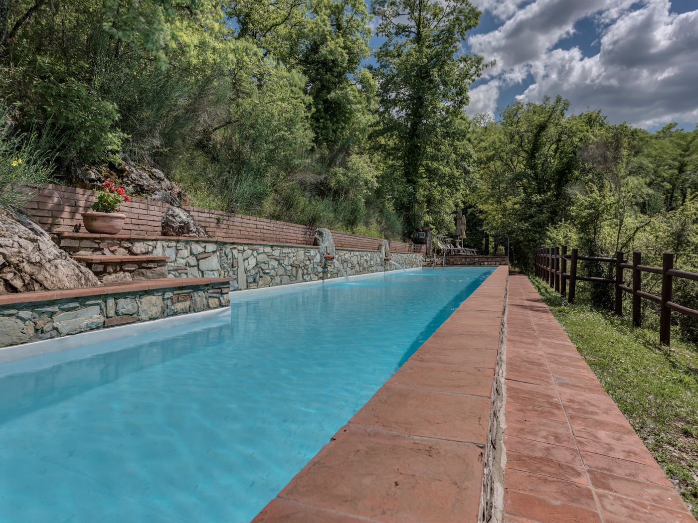 Ultimo-Mulino-Wellness-Country-Hotel-Pool-55