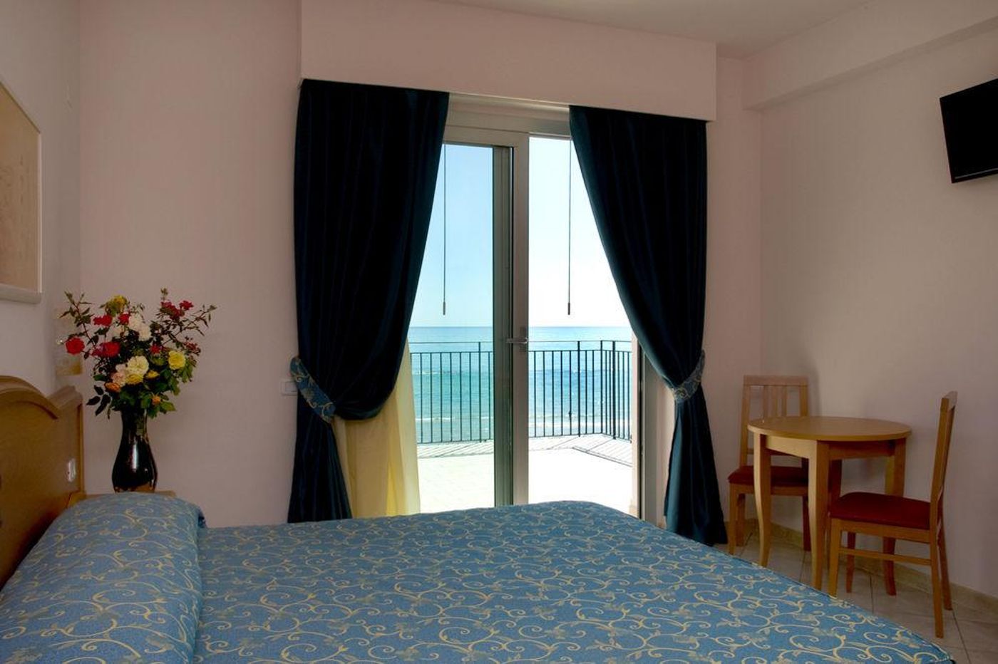 Roses-General-view-8