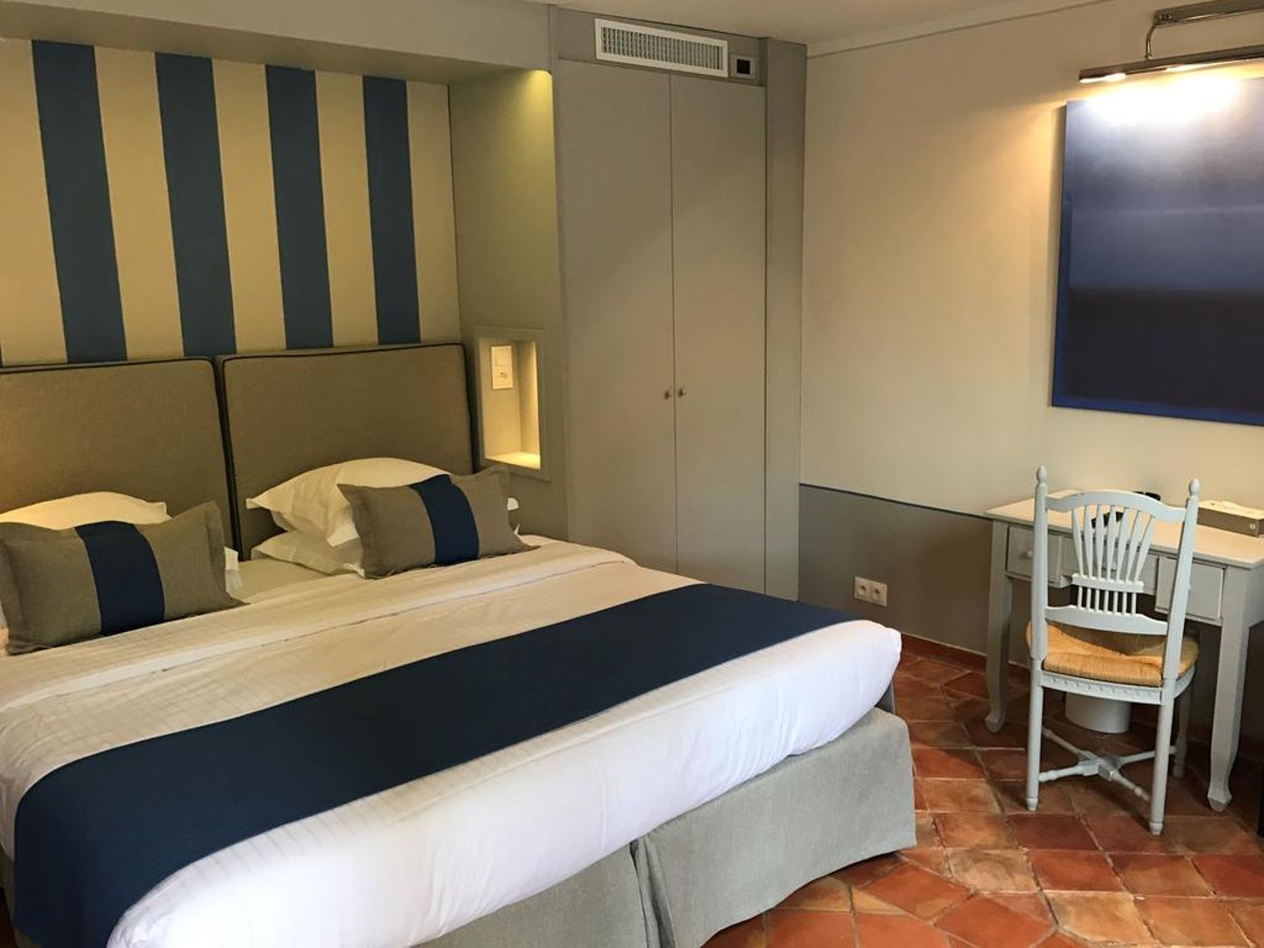 La-Bastide-Du-Port-Room-5