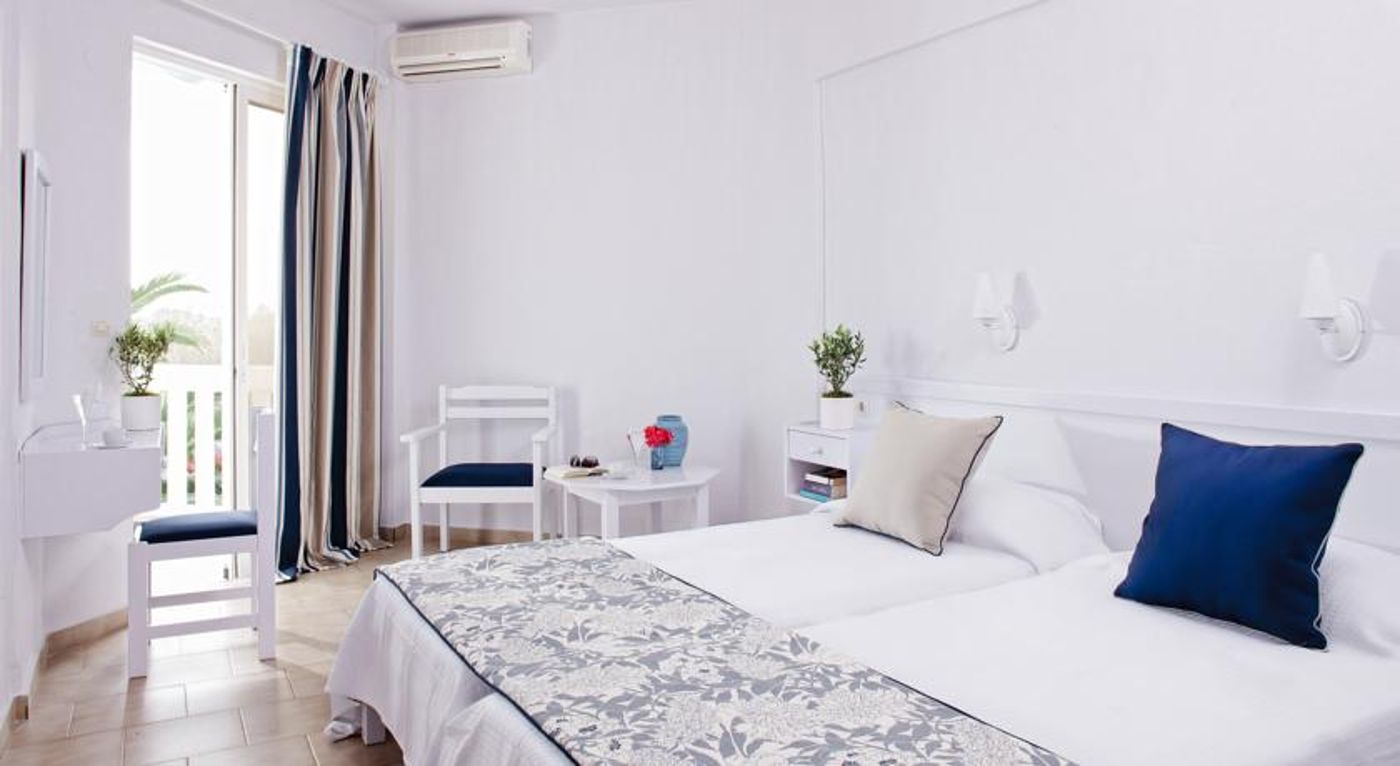 Mrs Chryssana Beach Hotel