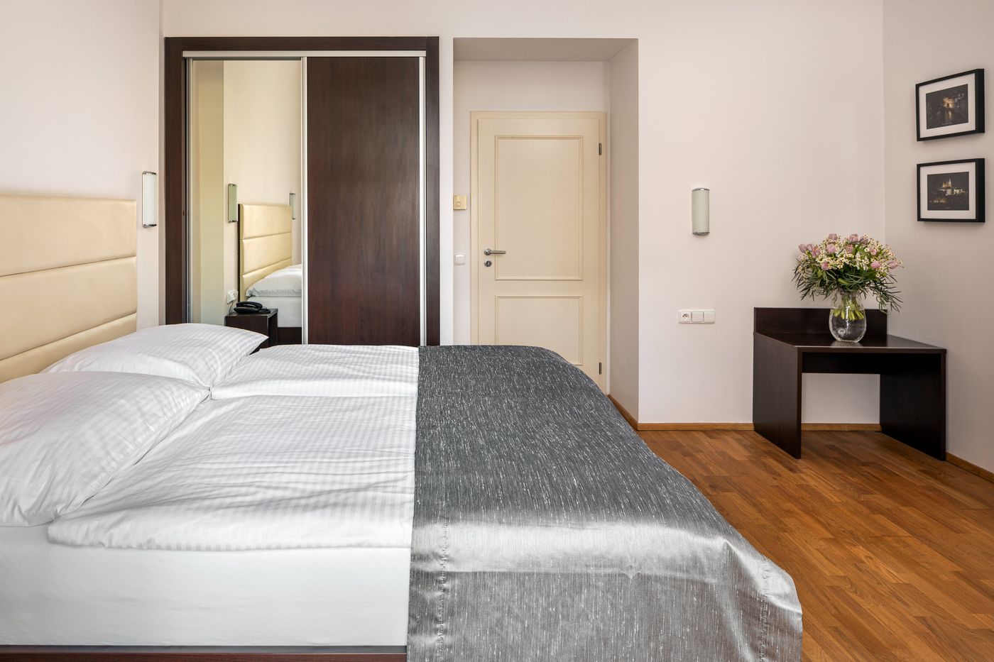 Hotel-Trevi-Room-7