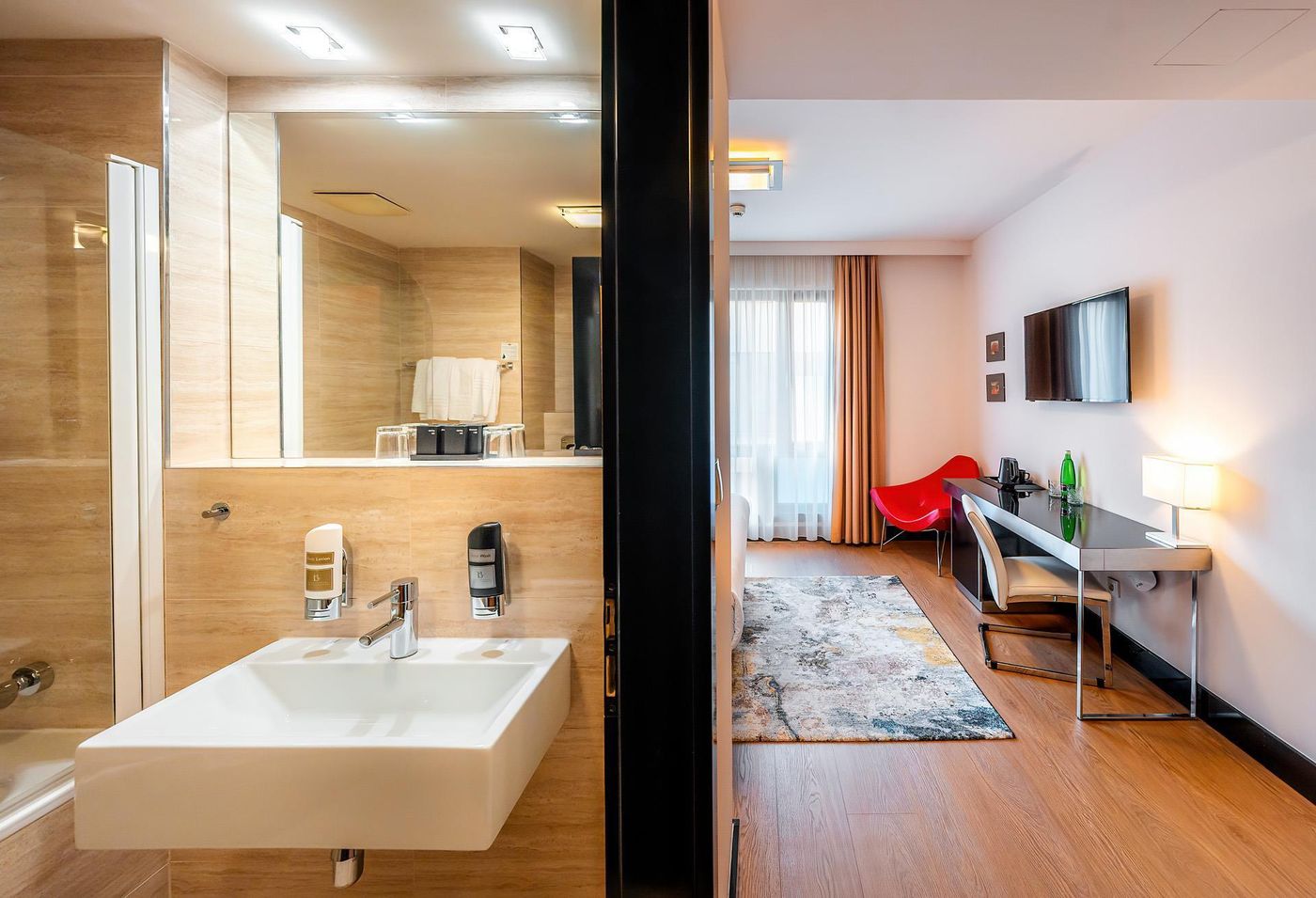 Grand-Majestic-Plaza-Hotel-Room-34