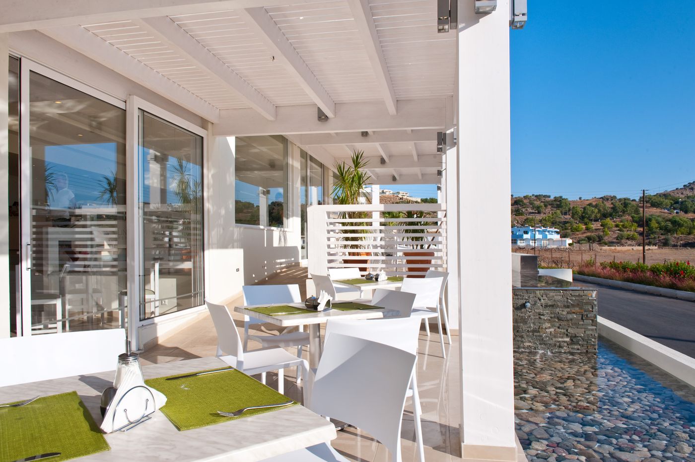 Lindos-White-Hotel---Suites-Restaurant-17