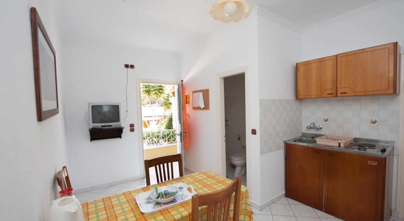 Marina Apartments & Studios