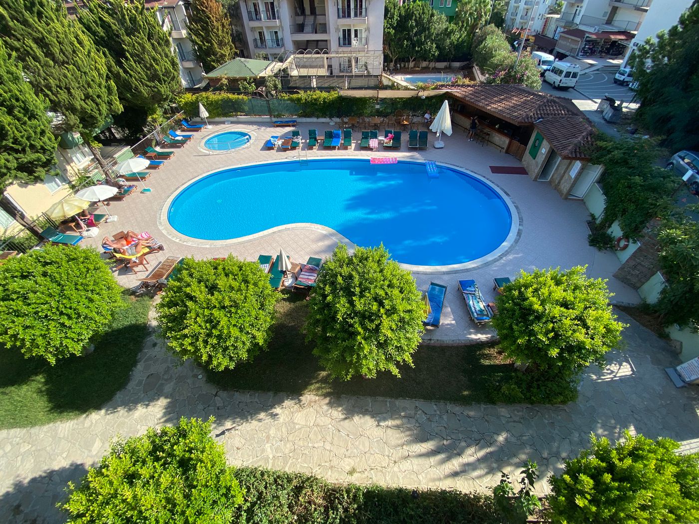 Melissa Garden Apart