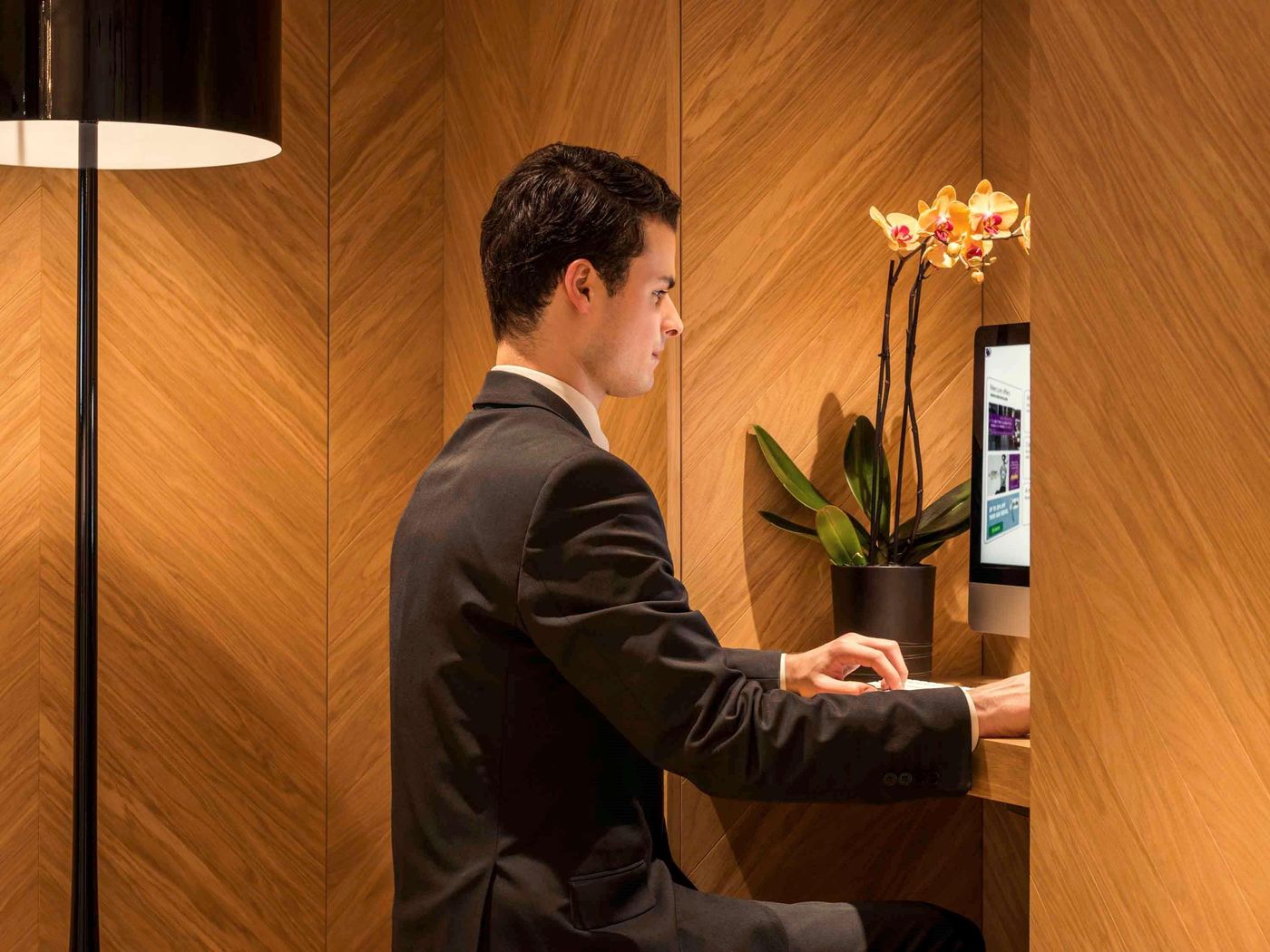 Mercure-Paris-Opera-Louvre-Sports-and-Entertainment-10