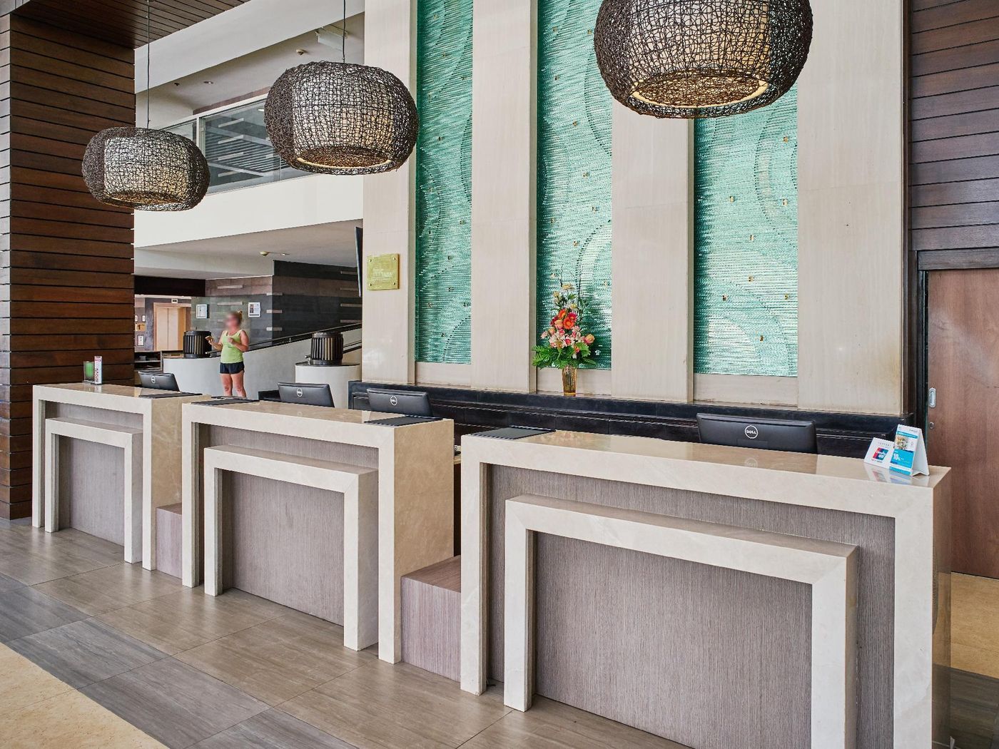 Deevana-Plaza-Phuket-Lobby-50