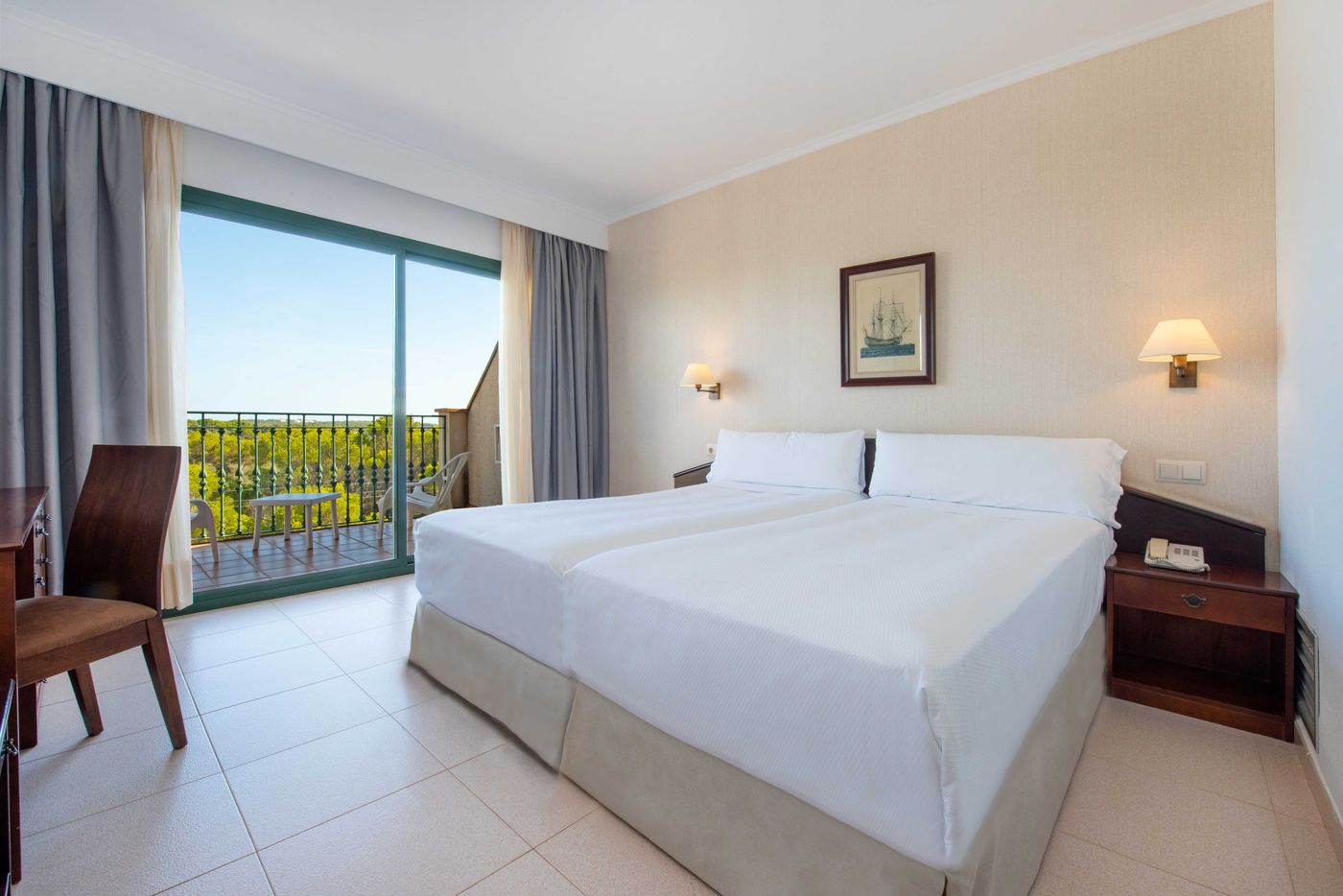 Valentin-Son-Bou-Room-31