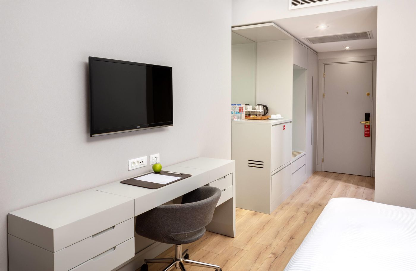 Ramada-Hotel---Suites-by--Istanbul-Atakoy-Room-7