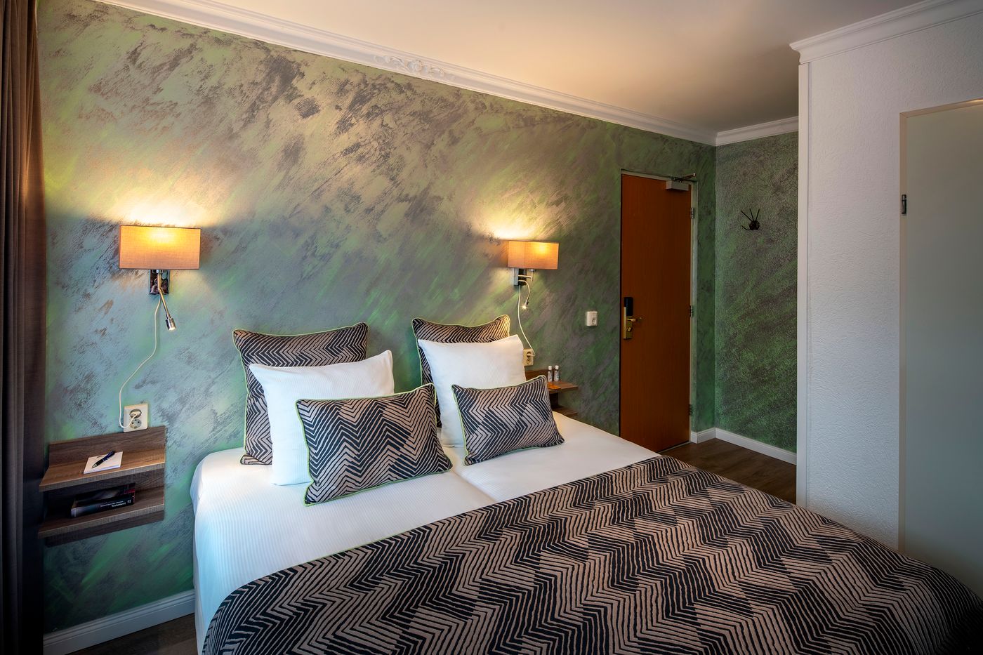 Hotel-Jupiter-Room-52