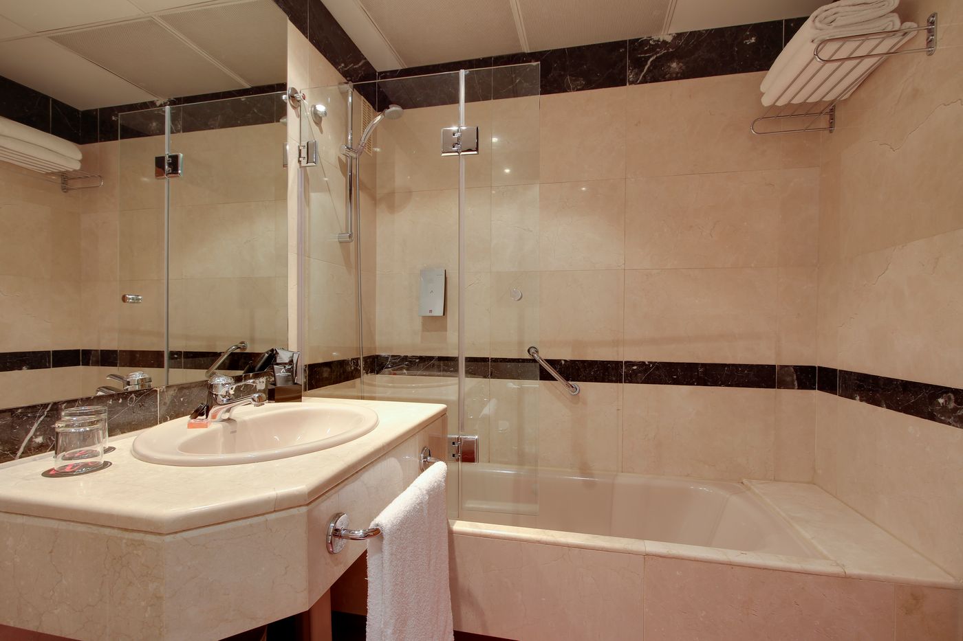 Rafaelhoteles-Ventas-Room-30