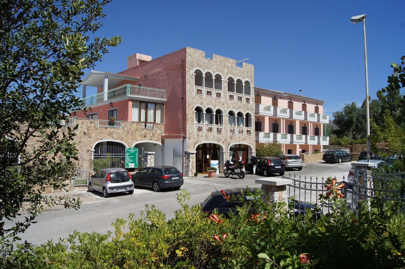 Gli-Ontani-Residence-Hotel-General-view-19