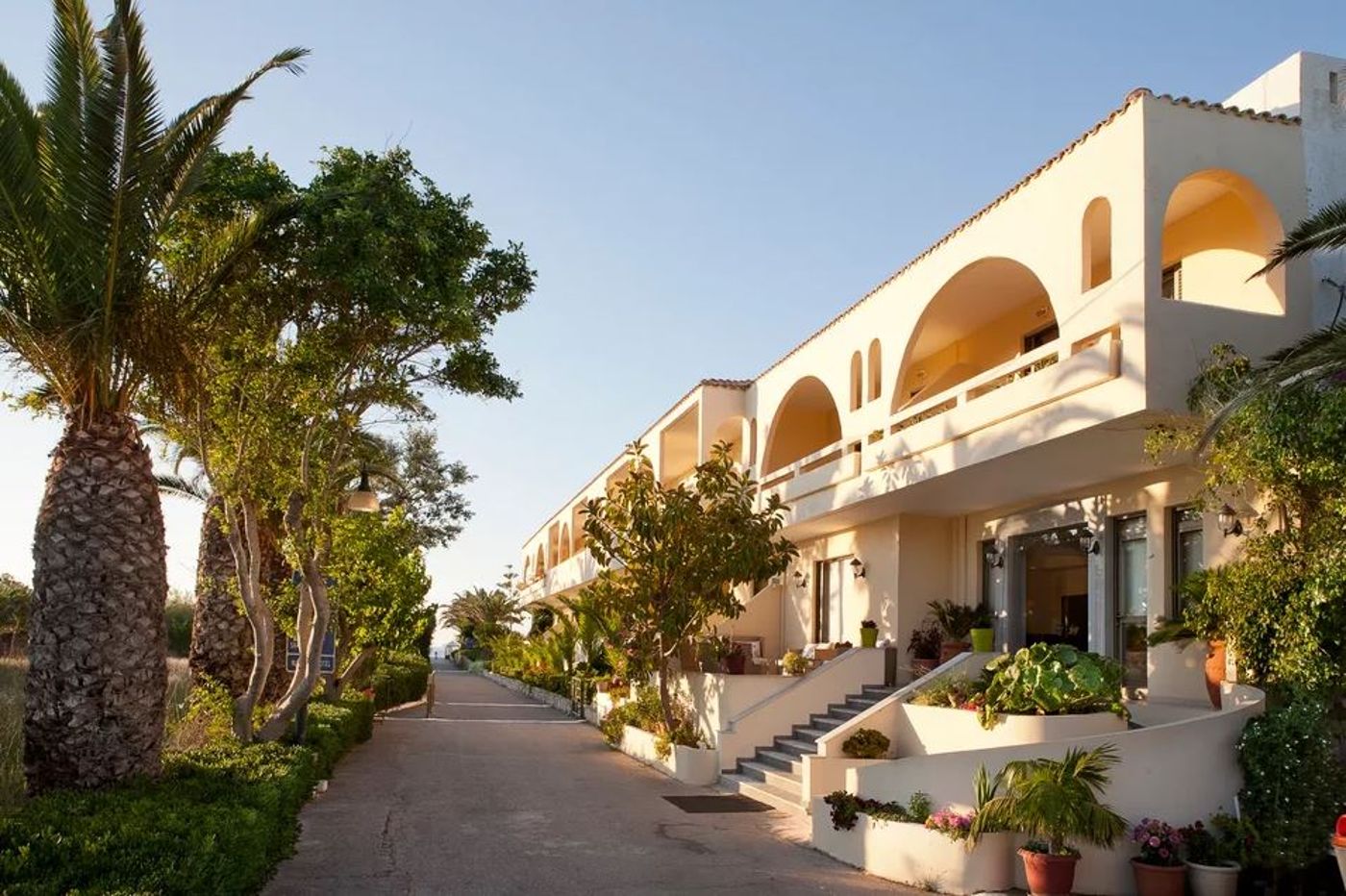 Marinos Beach Apartments