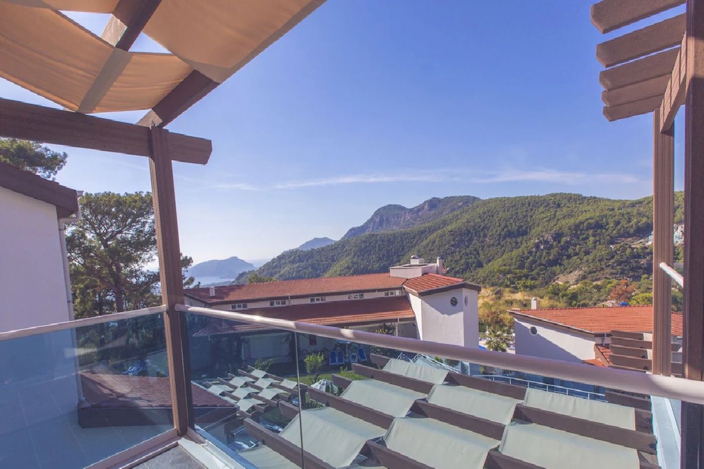 Garcia-Resort---Spa-Room-62