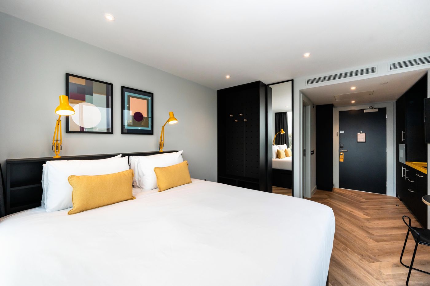 Staycity-Aparthotels-Tivoli-Room-35
