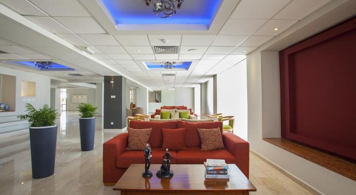 Mayfair-Gardens-Lobby-33