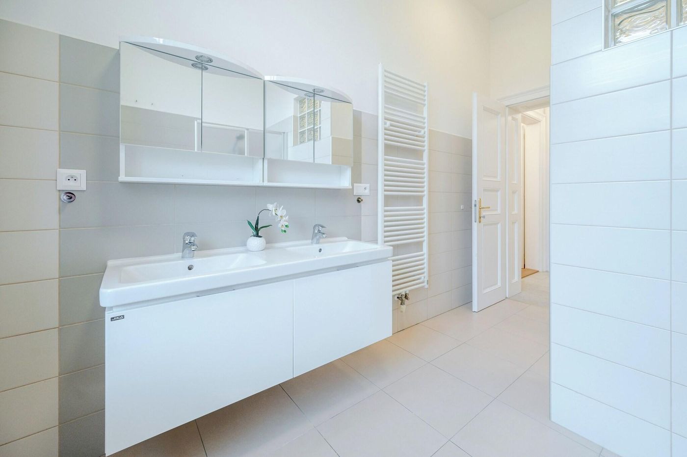 U-Tri-Pstrosu-Room-46