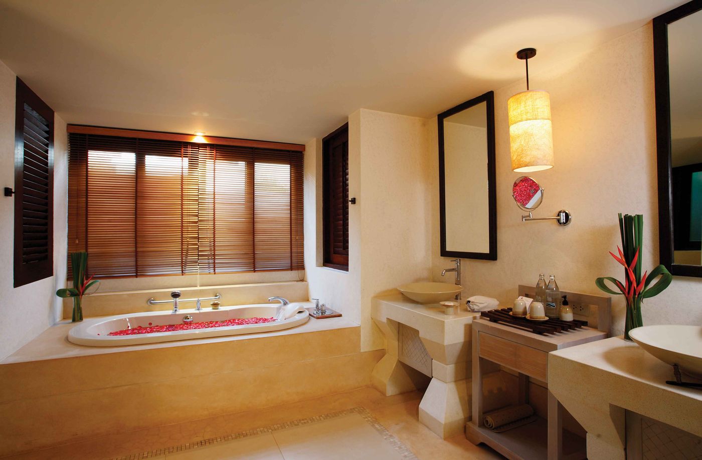 Melati-Beach-Resort-and-Spa-Room-38