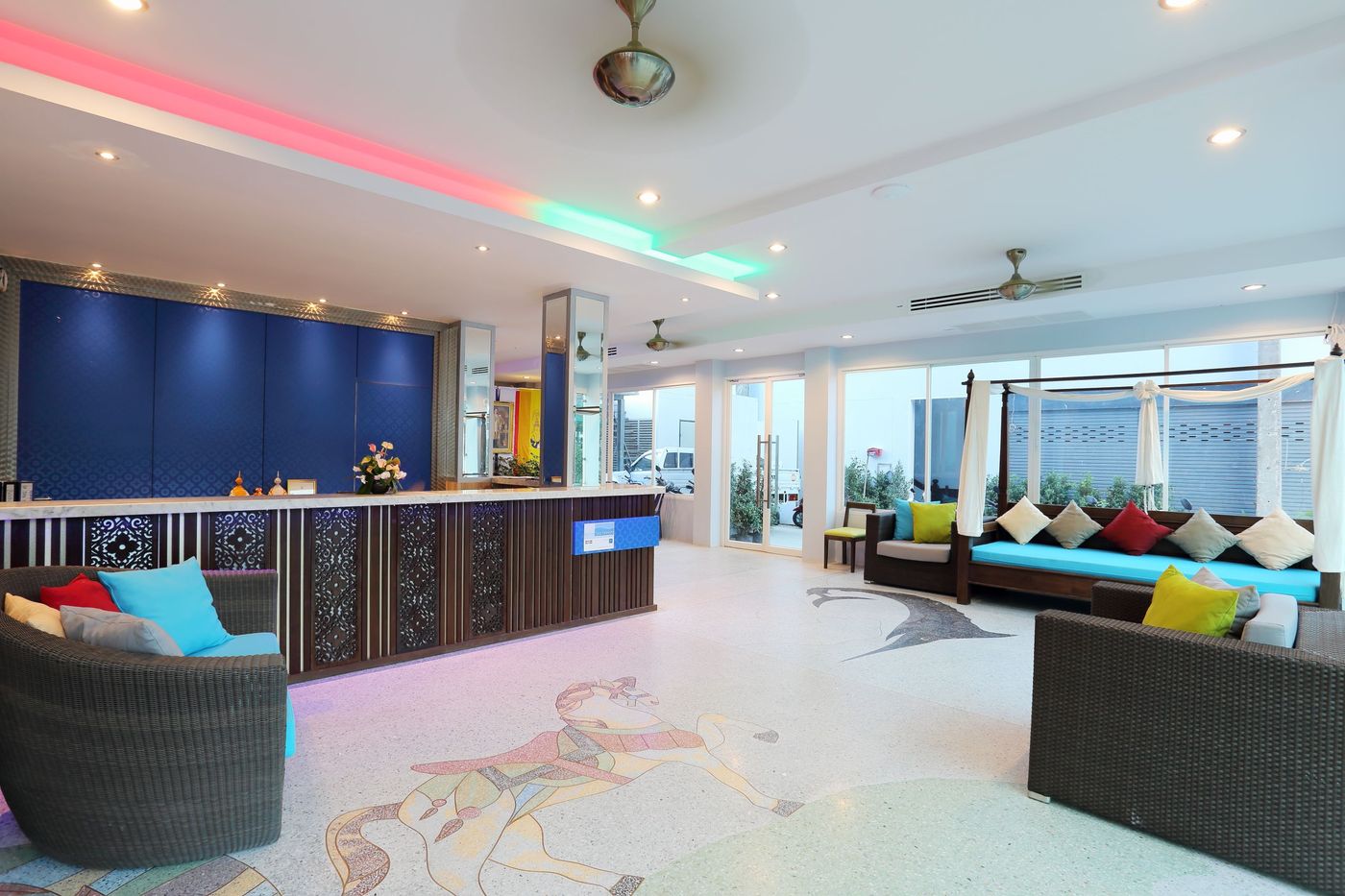 ON-Hotel-Phuket-Lobby-36