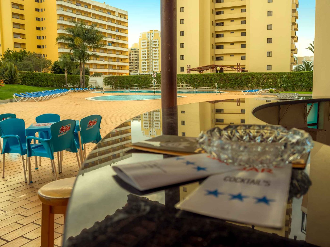 Flor-Da-Rocha-Apartments-Bar-13