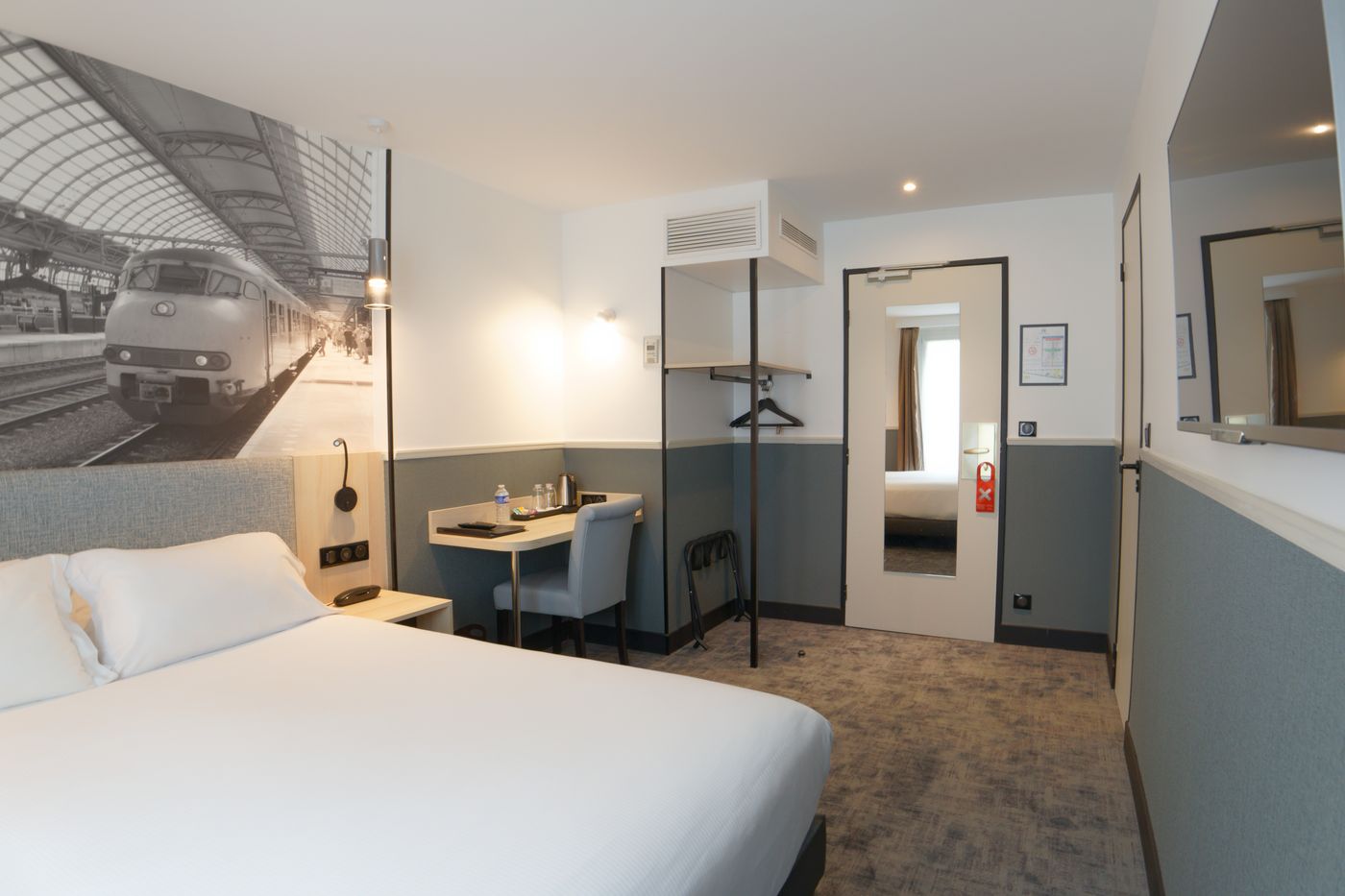 Appia-La-Fayette-Room-18