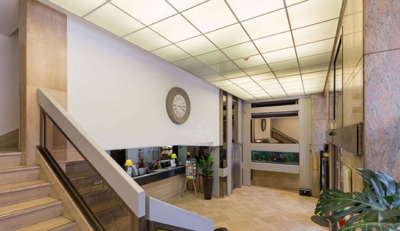 Kyriad-Nice-Centre-Gare-Lobby-32