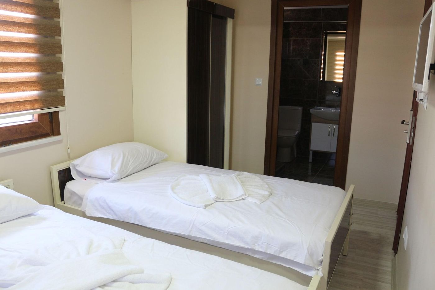 Beyoglu-Huzur-Hotel-Room-8