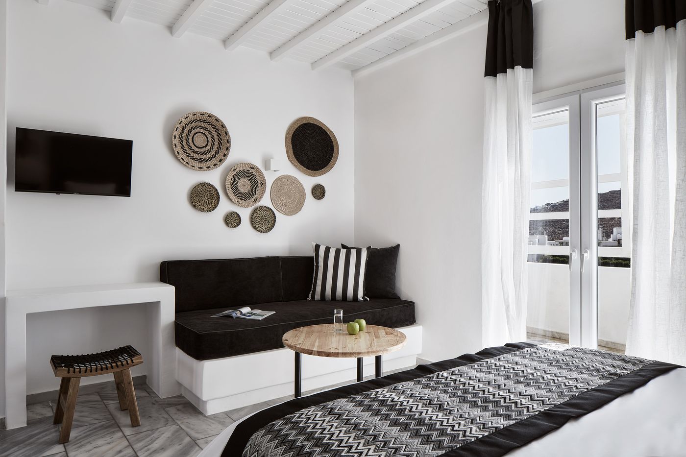 Mr---Mrs-White-Mykonos-Room-16