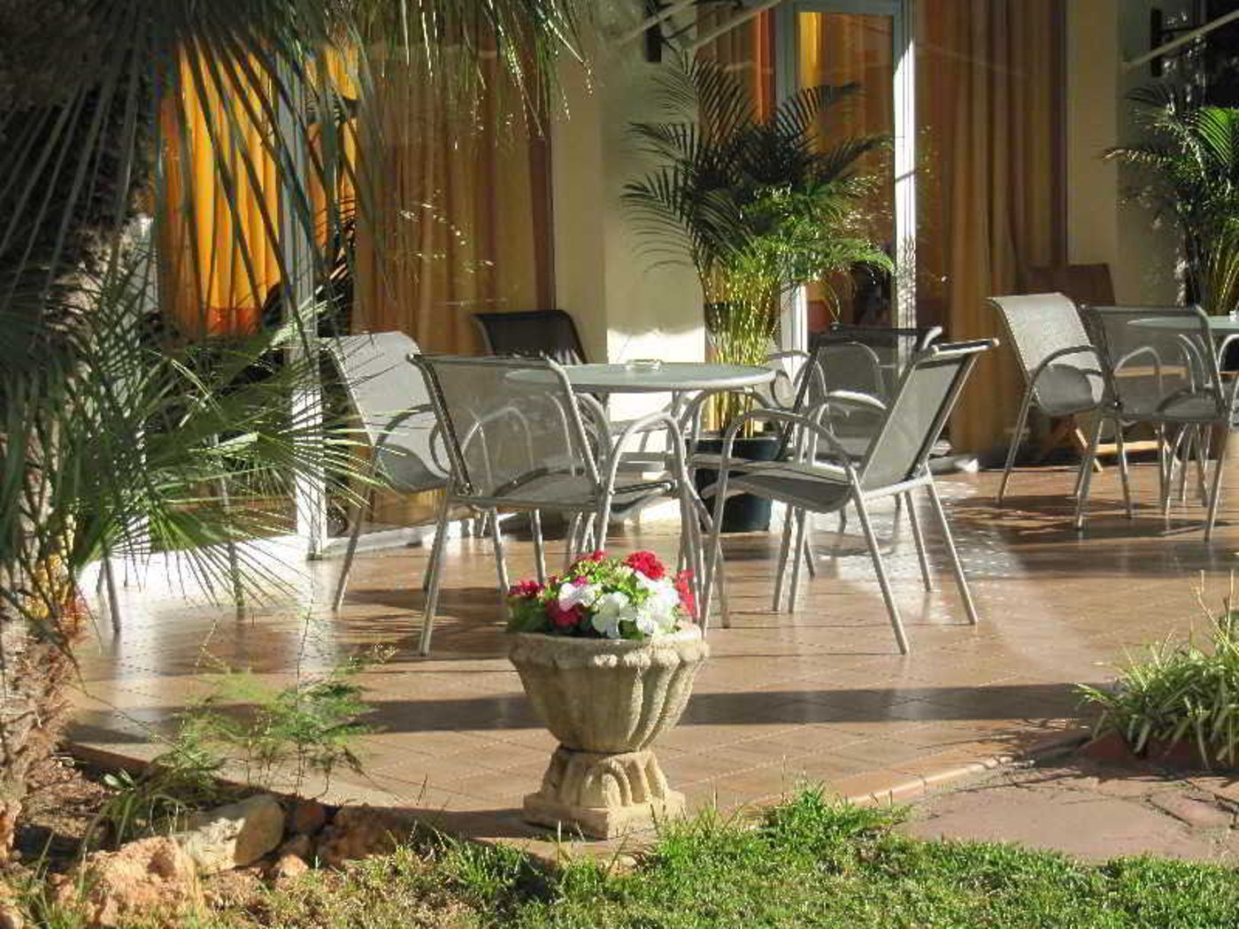 Tramontana-Terrace-2