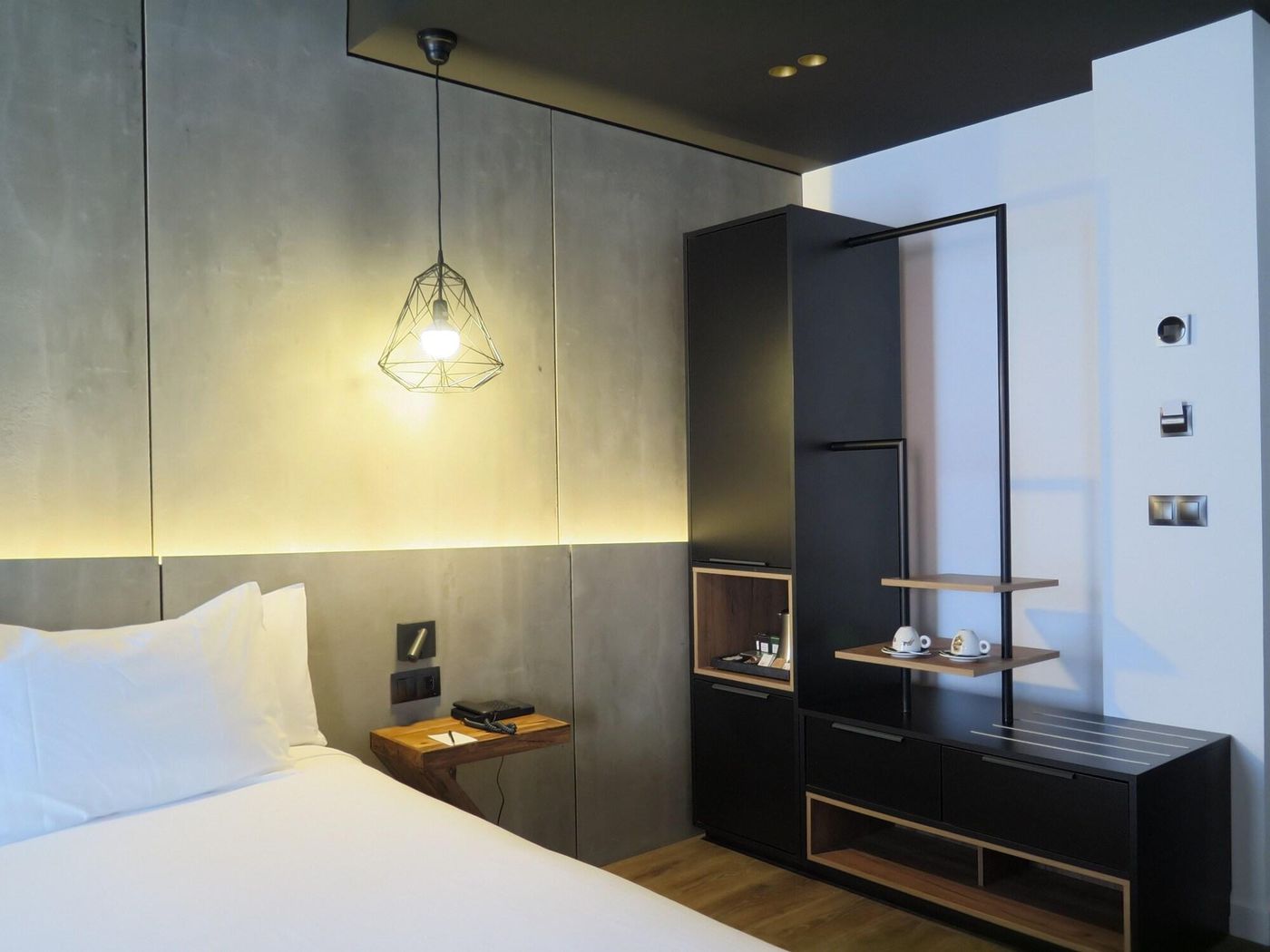 Tayko Bilbao-Spain-Bilbao-Room-9