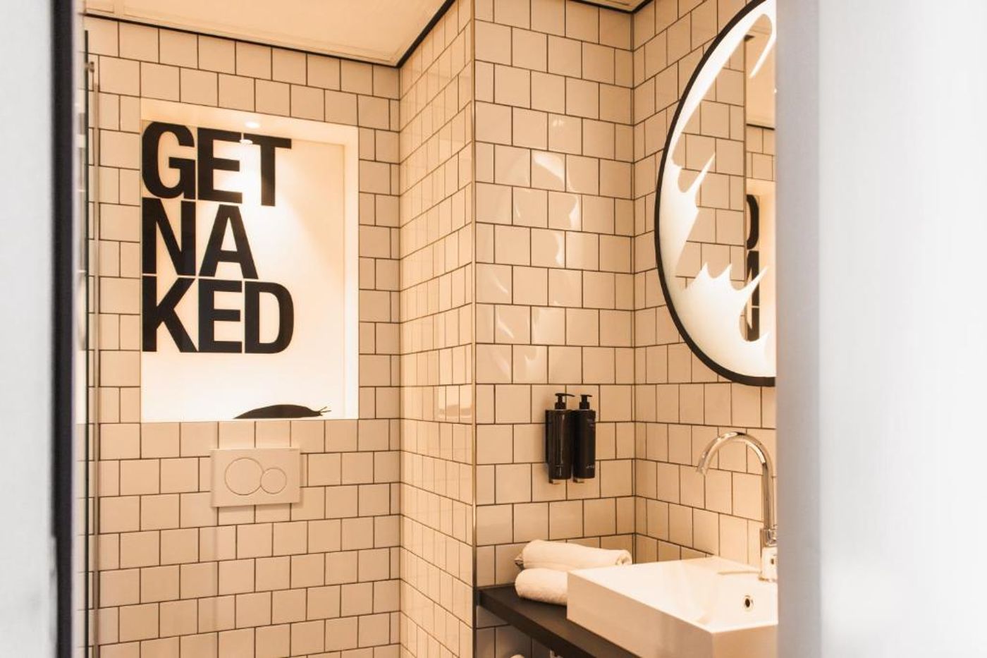 Conscious-Hotel-The-Tire-Station-Room-16