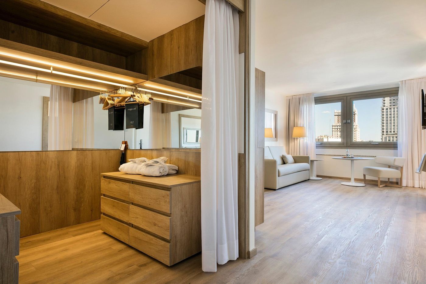 Melia-Madrid-Princesa-Room-10