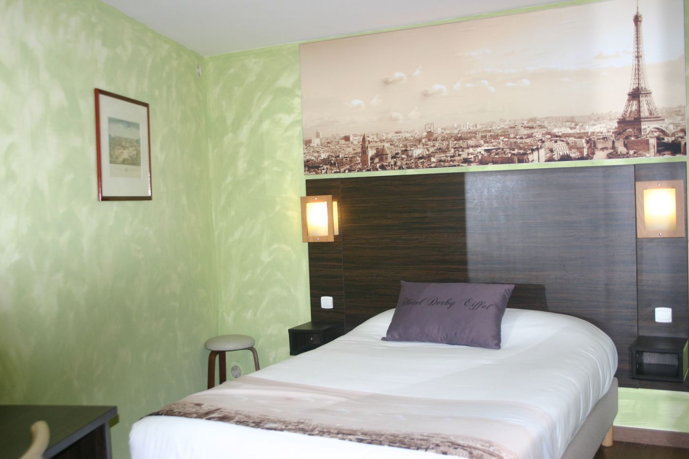 Derby-Eiffel-Room-15