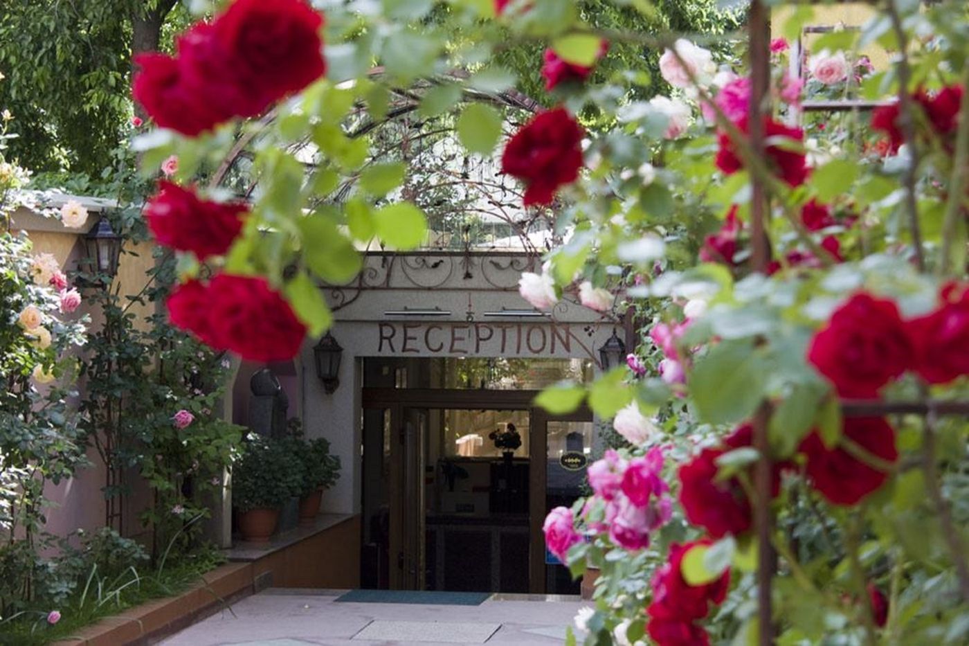 Michelangelo - Romania - BUCHAREST CITY - General view - 1