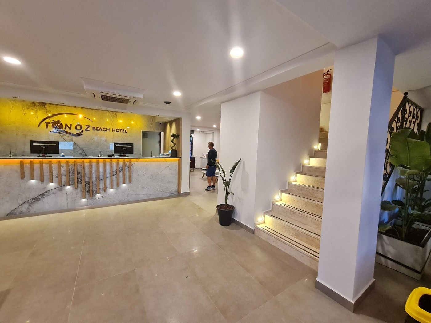 Tonoz-Beach-Hotel-Lobby-63