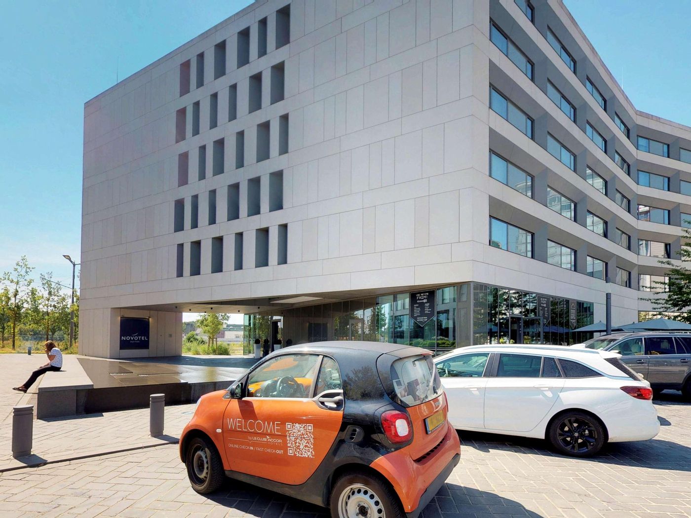 Novotel-Suites-Luxembourg-Sports-and-Entertainment-1