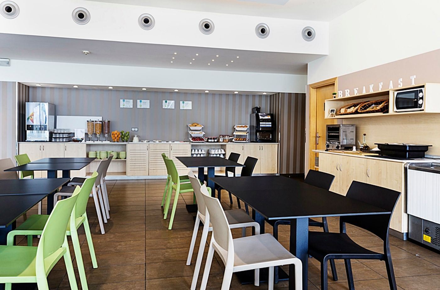 B-B----Hotel-Madrid-Airport-T1-T2-T3-Restaurant-15