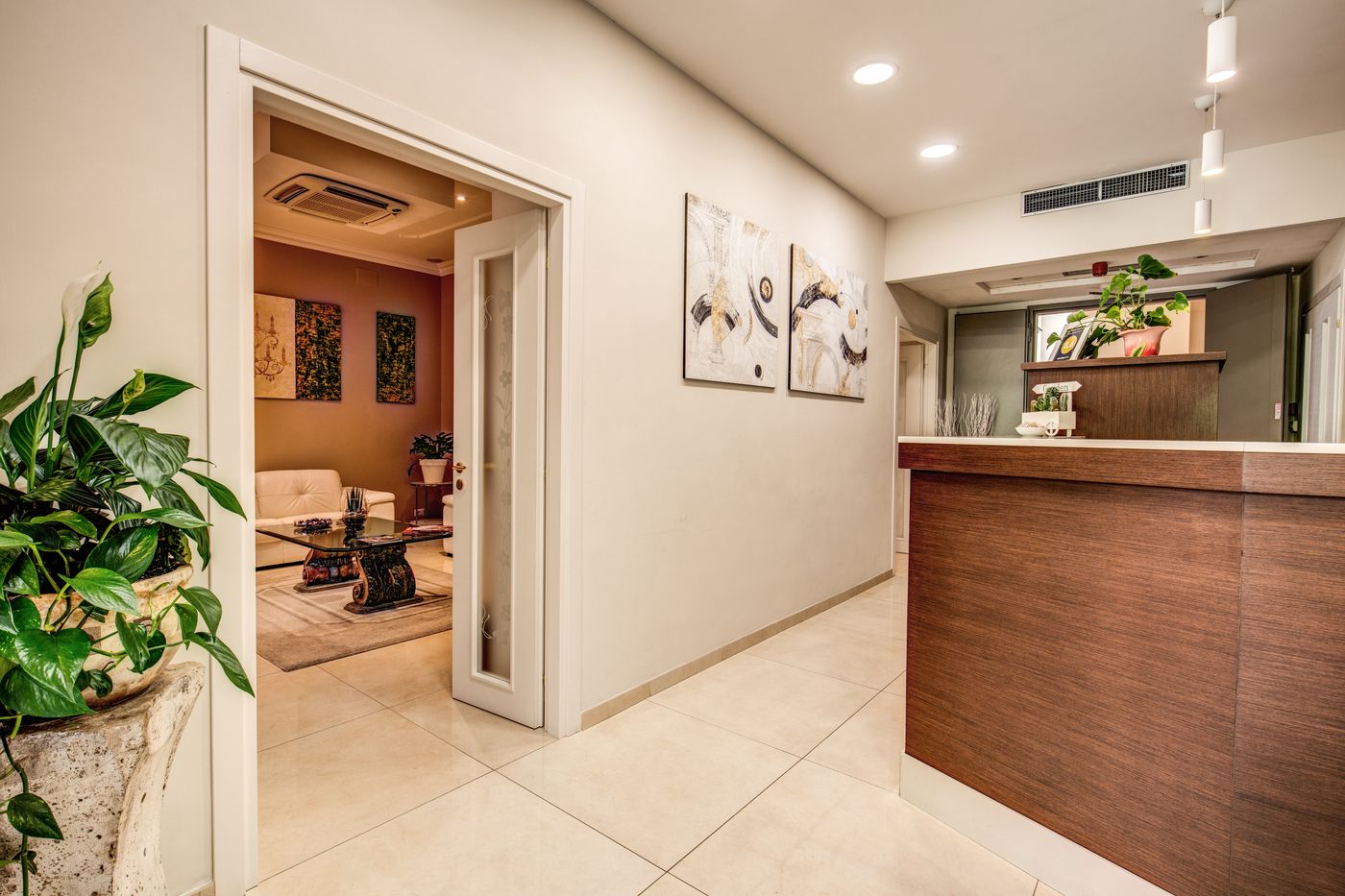 Rome-Garden-Lobby-15