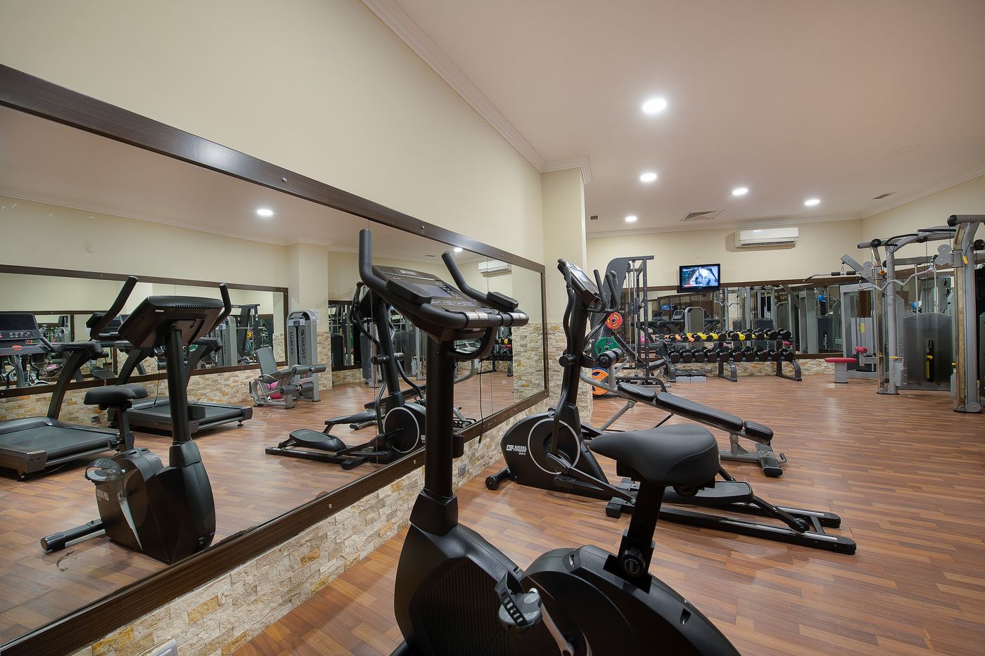 Quatro Famıly Club Dem