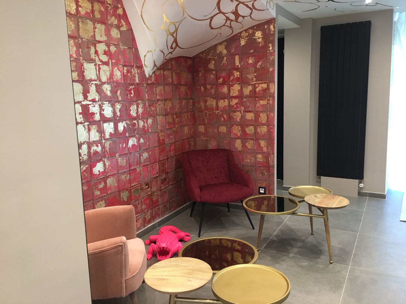 Le-Glam-s-Hotel-Lobby-2