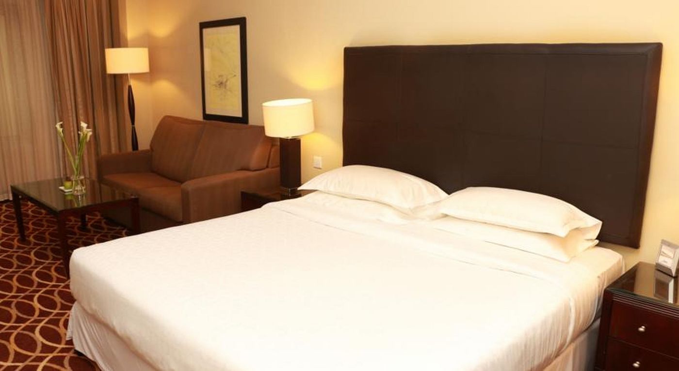Grand-Excelsior-Deira-Hotel-Room-24