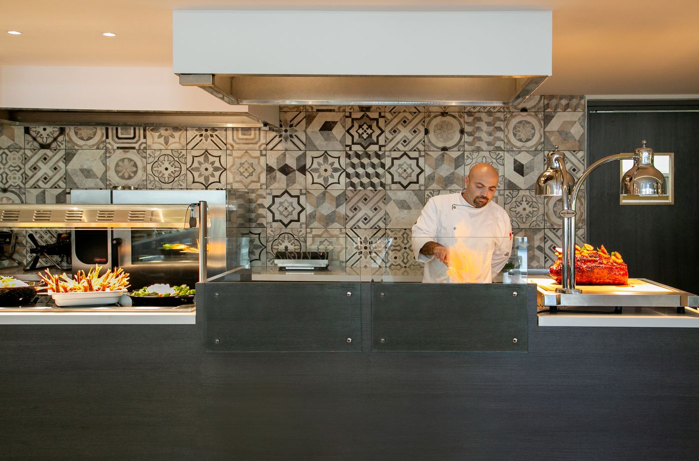 Vangelis-Hotel---Suites-Restaurant-43