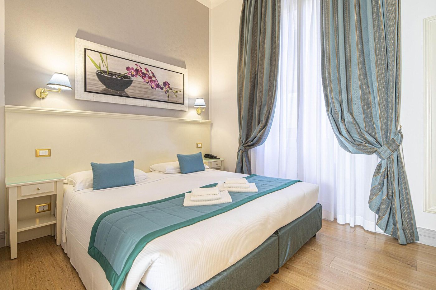 Domus-Castrense-Room-14