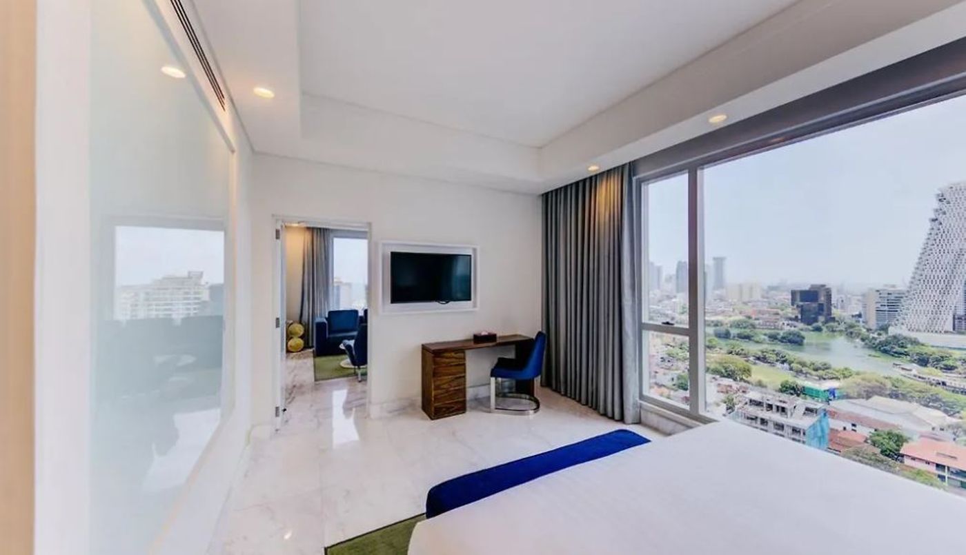 Cinnamon-Red-Colombo-Room-7