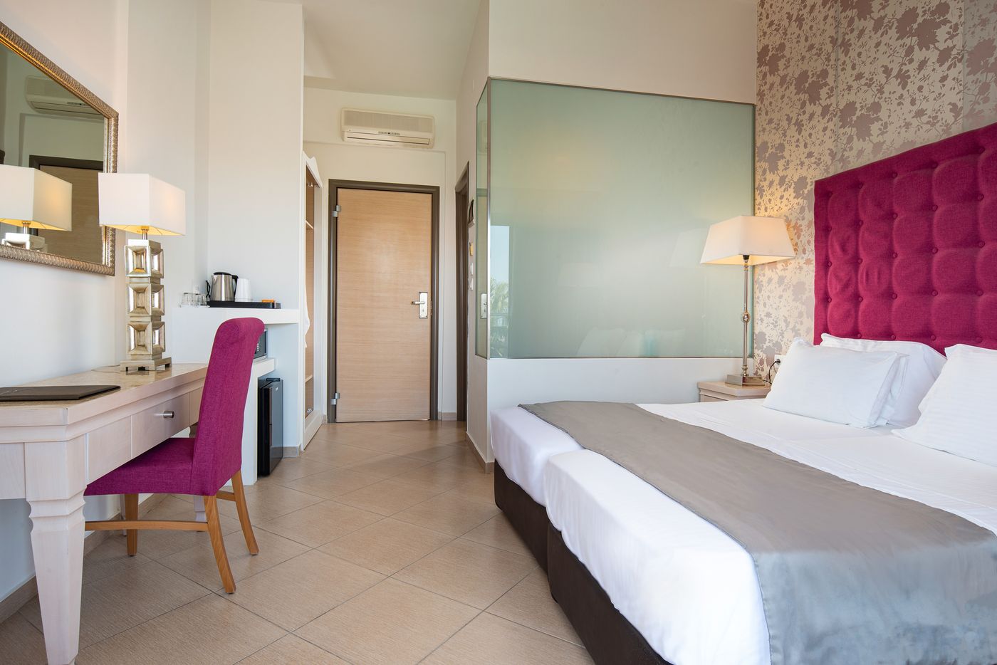 Flegra-Palace-Room-36